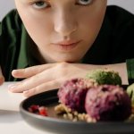 Twoje menu SOS dla skóry: co jeść, by szybciej się goiła i regenerowała