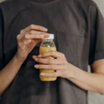Poranny eliksir zdrowia: co pić na czczo, by dobrze zacząć dzień