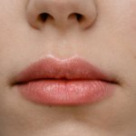 Pocałunek smaków: co jeść, aby usta były naturalnie nawilżone