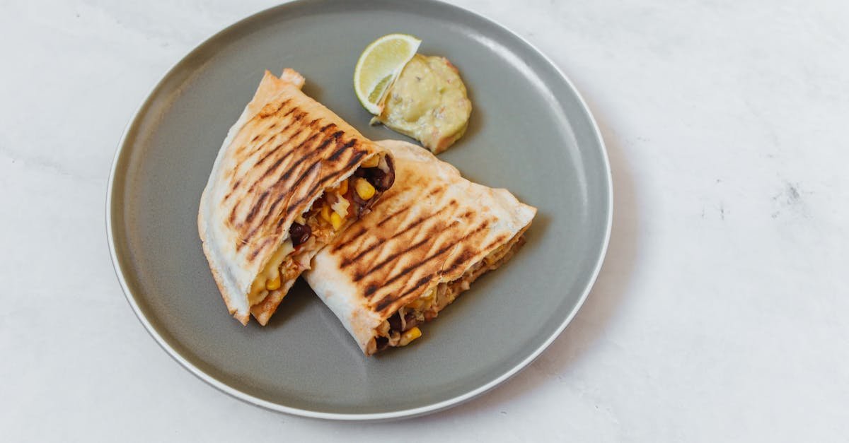 Ekspresowa wege quesadilla z patelni: domowy hit w 15 minut