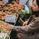 Jedz dla zdrowej skóry: 12 produktów, które naturalnie łagodzą stany zapalne skóry