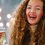 Pij dla pięknych włosów: napoje, które naturalnie przyspieszają ich porost